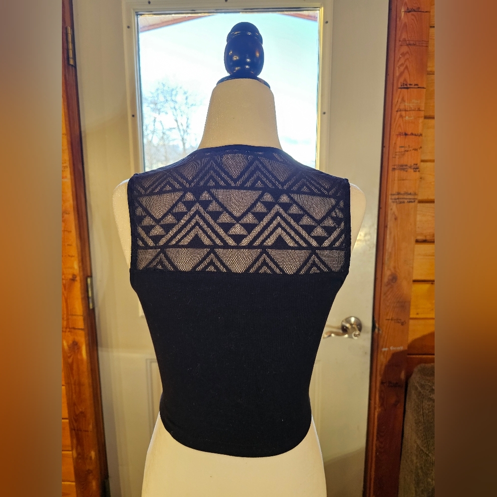 Aztec Crop Top - Picture 3 of 3